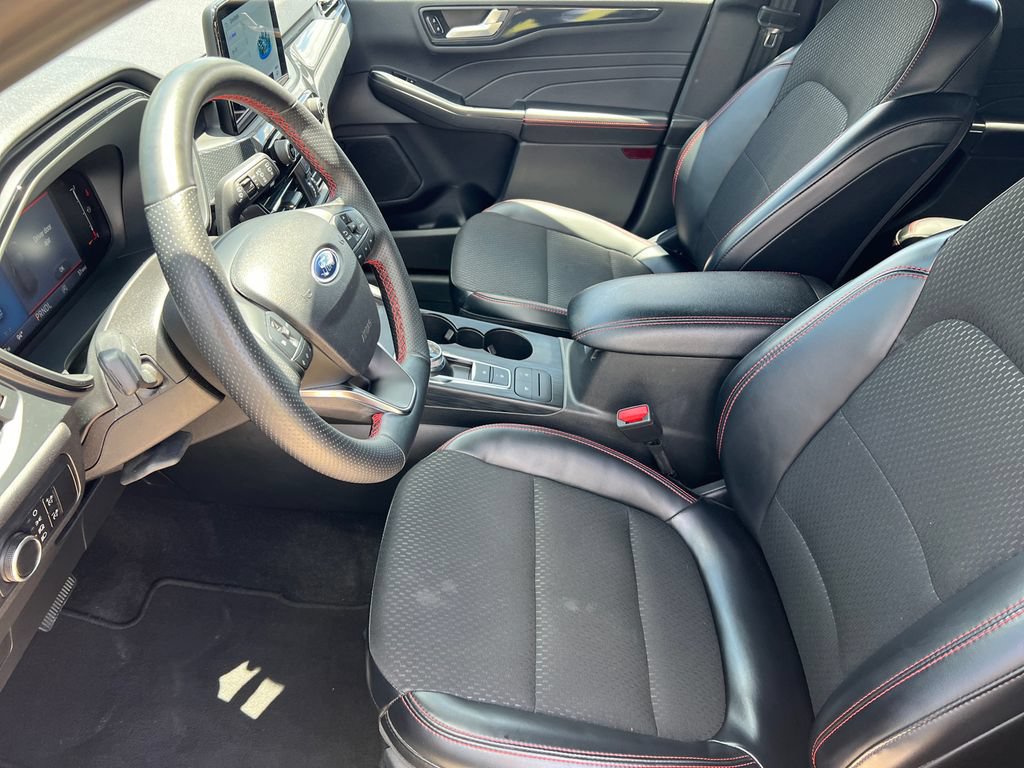 Used 2025 Ford Escape ST-Line FWD image 17