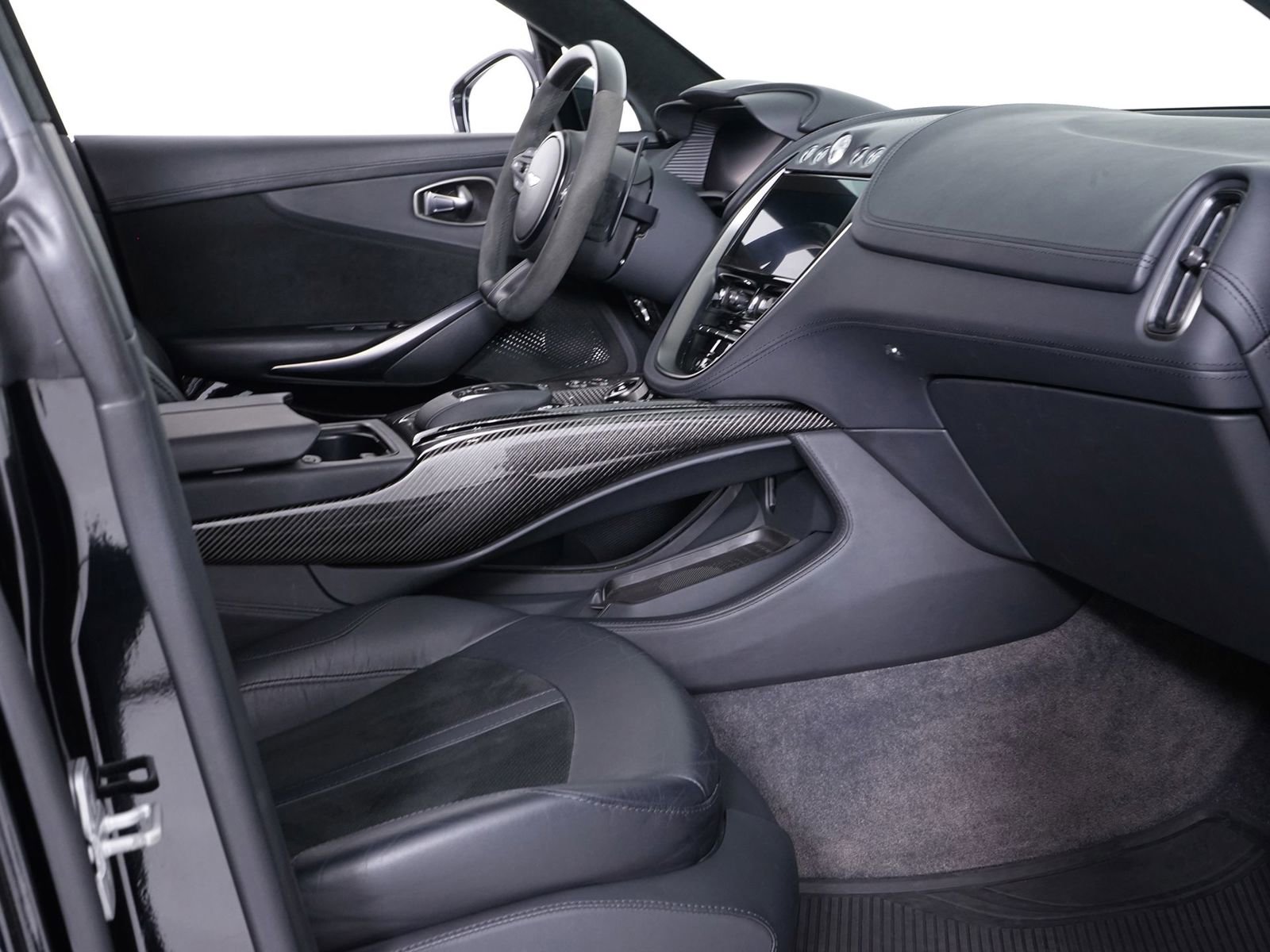 Used 2023 Aston Martin DBX 707 image 28