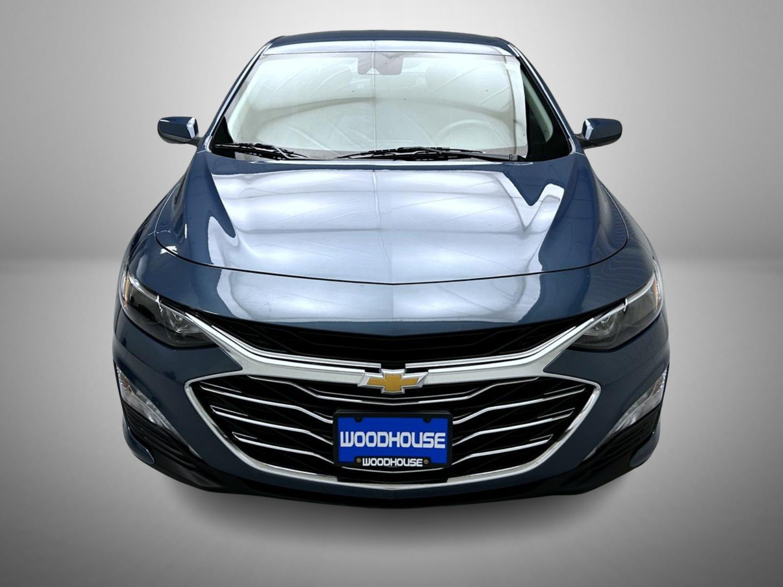 Used 2025 Chevrolet Malibu LT FWD image 2