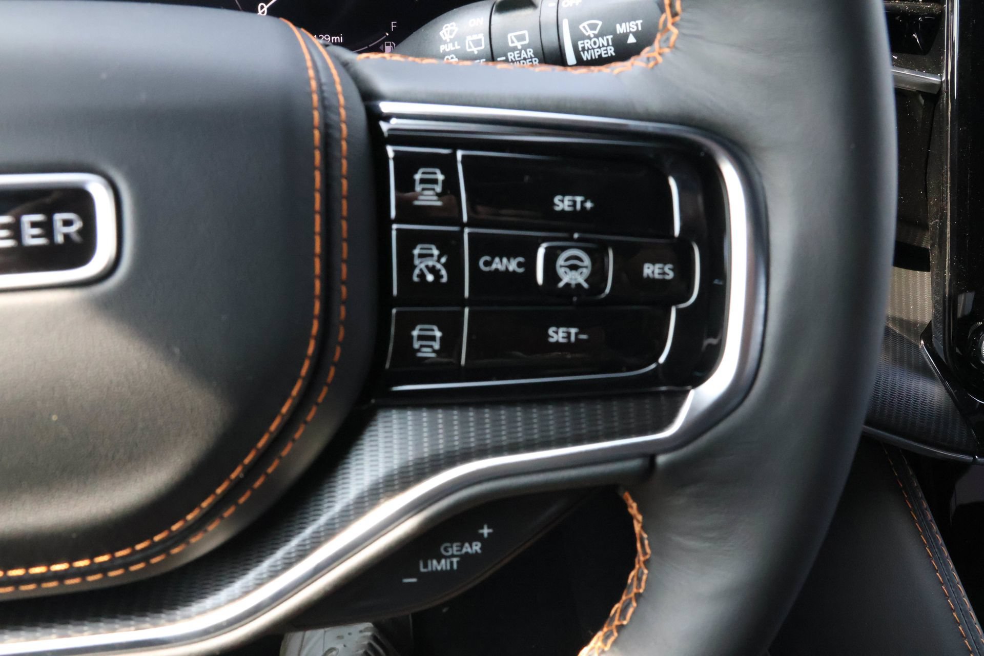 New 2026 Jeep Grand Wagoneer Summit AWD/4WD image 32