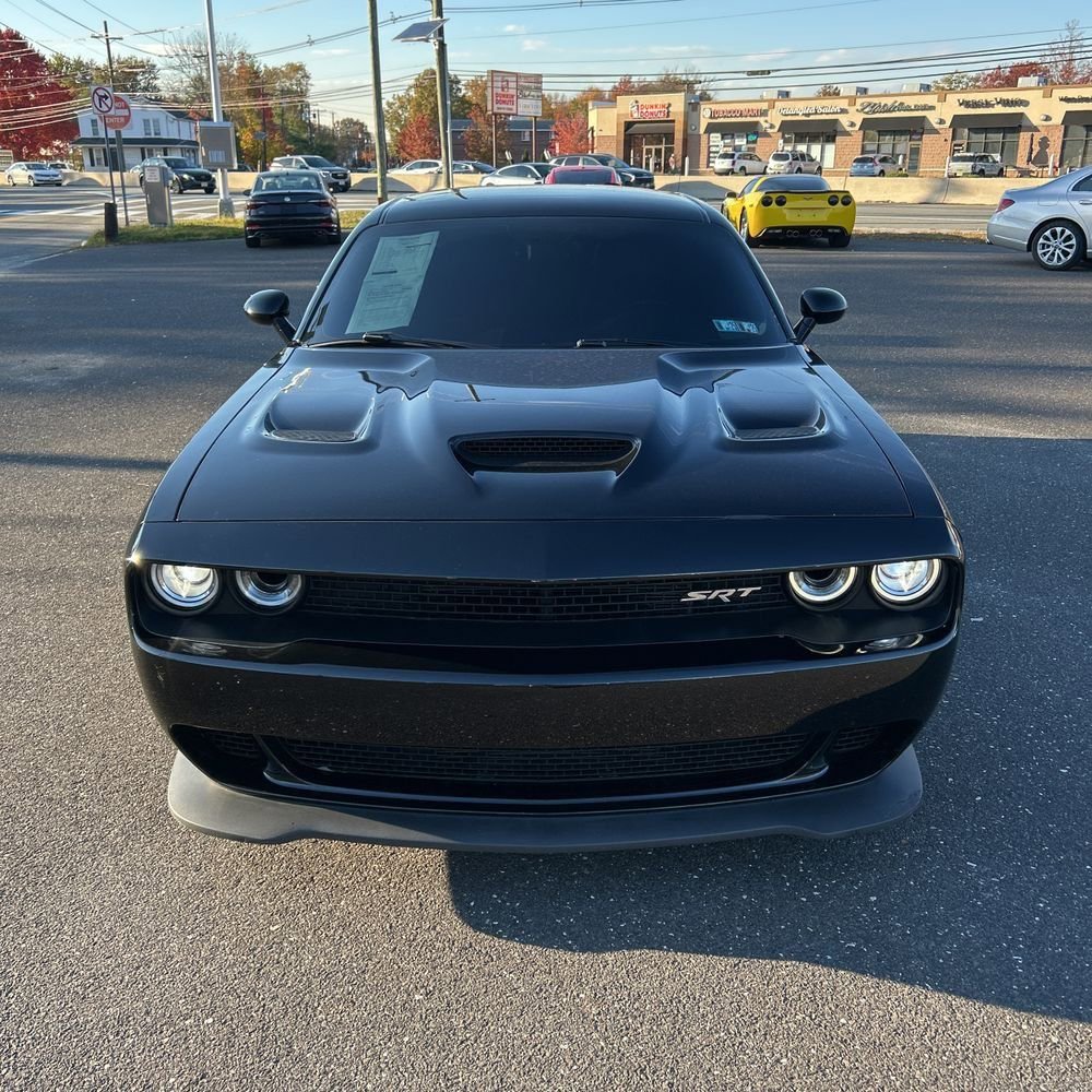 Used 2016 Dodge Challenger SRT Hellcat image 2
