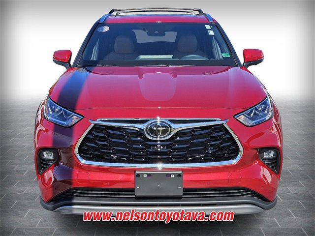 New 2026 Toyota Highlander Platinum image 2