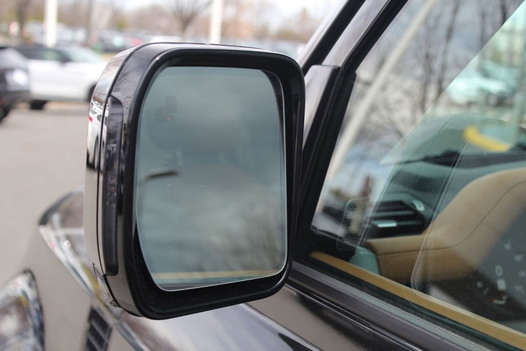 Used 2024 Land Rover Defender 130 S image 12