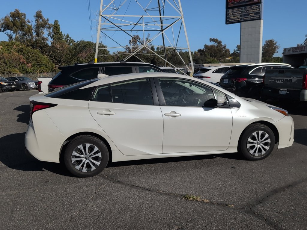 Certified 2019 Toyota Prius XLE w/ Advanced Technology Package AWD/4WD image 7