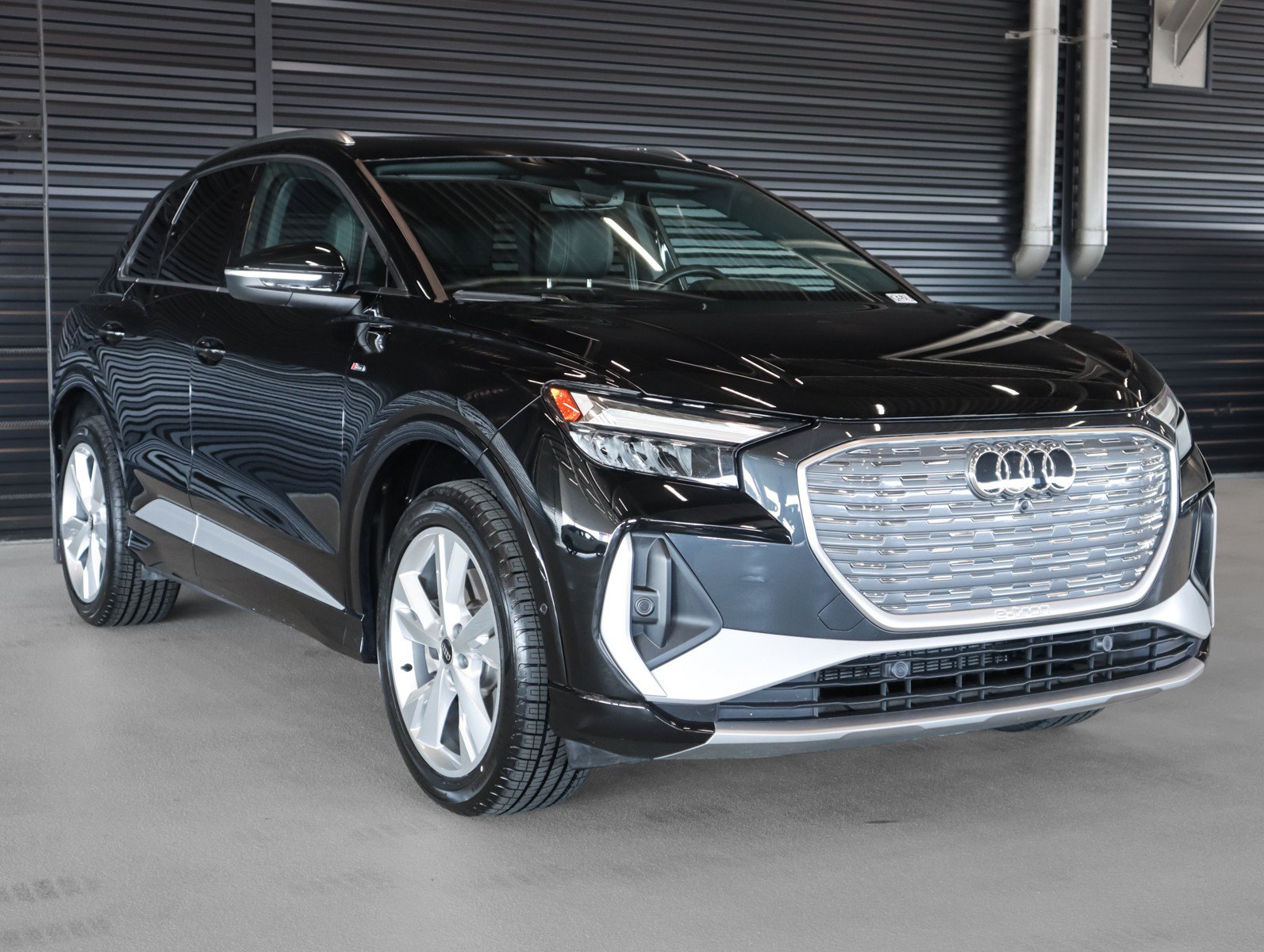 Used 2023 Audi Q4 e-tron Premium Plus w/ Premium Plus AWD/4WD image 13