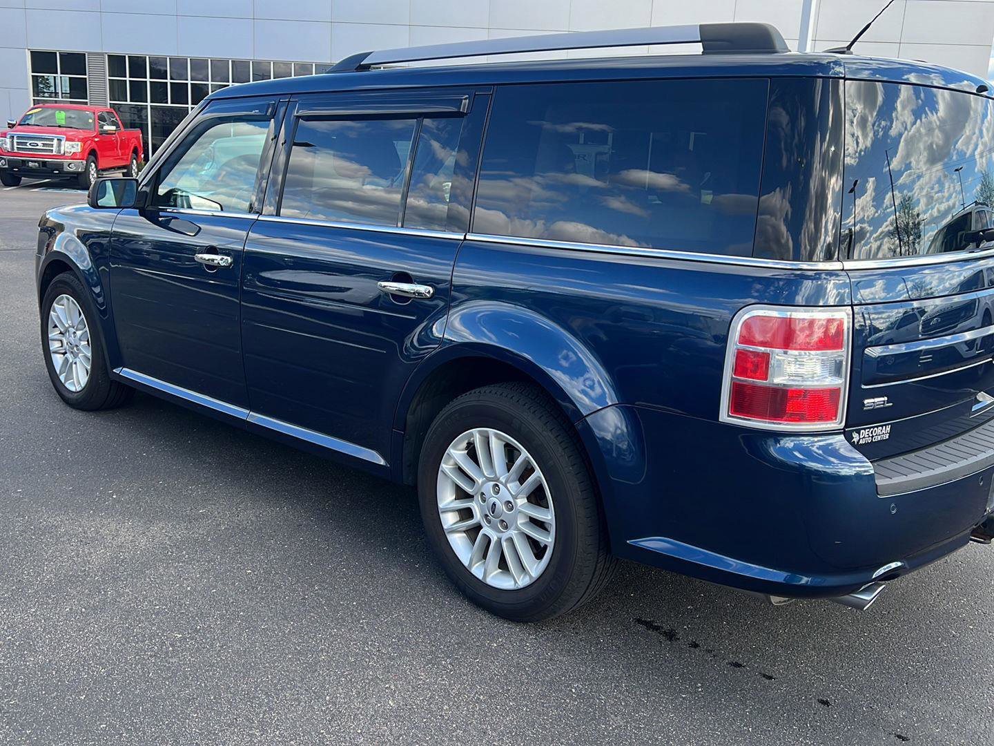Used 2017 Ford Flex SEL w/ Equipment Group 202A AWD/4WD image 9