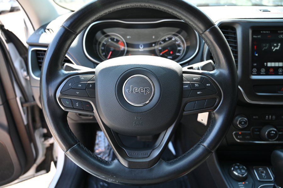 Used 2020 Jeep Cherokee Trailhawk AWD/4WD image 15