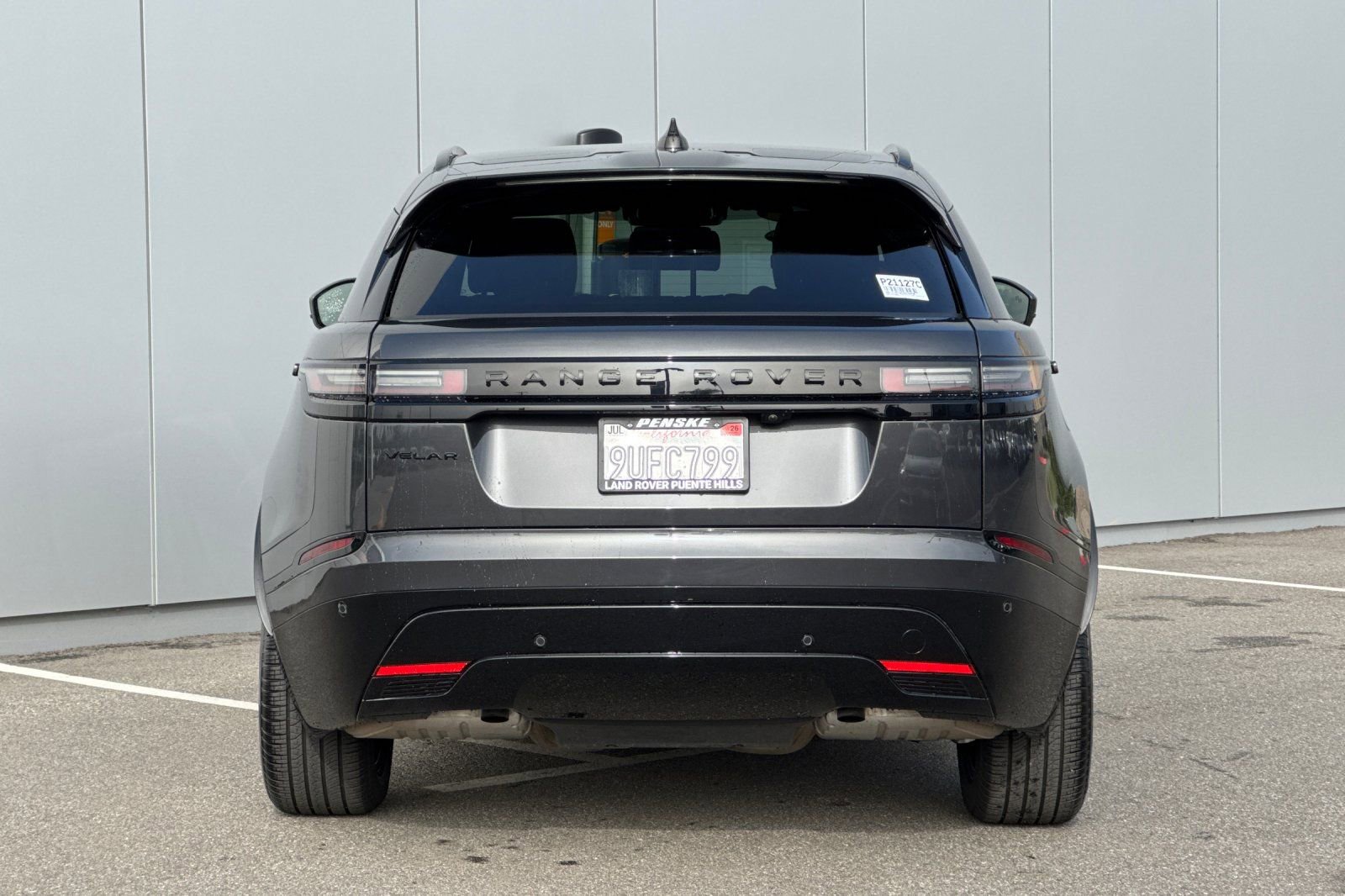 Used 2025 Land Rover Range Rover Velar Dynamic SE image 4