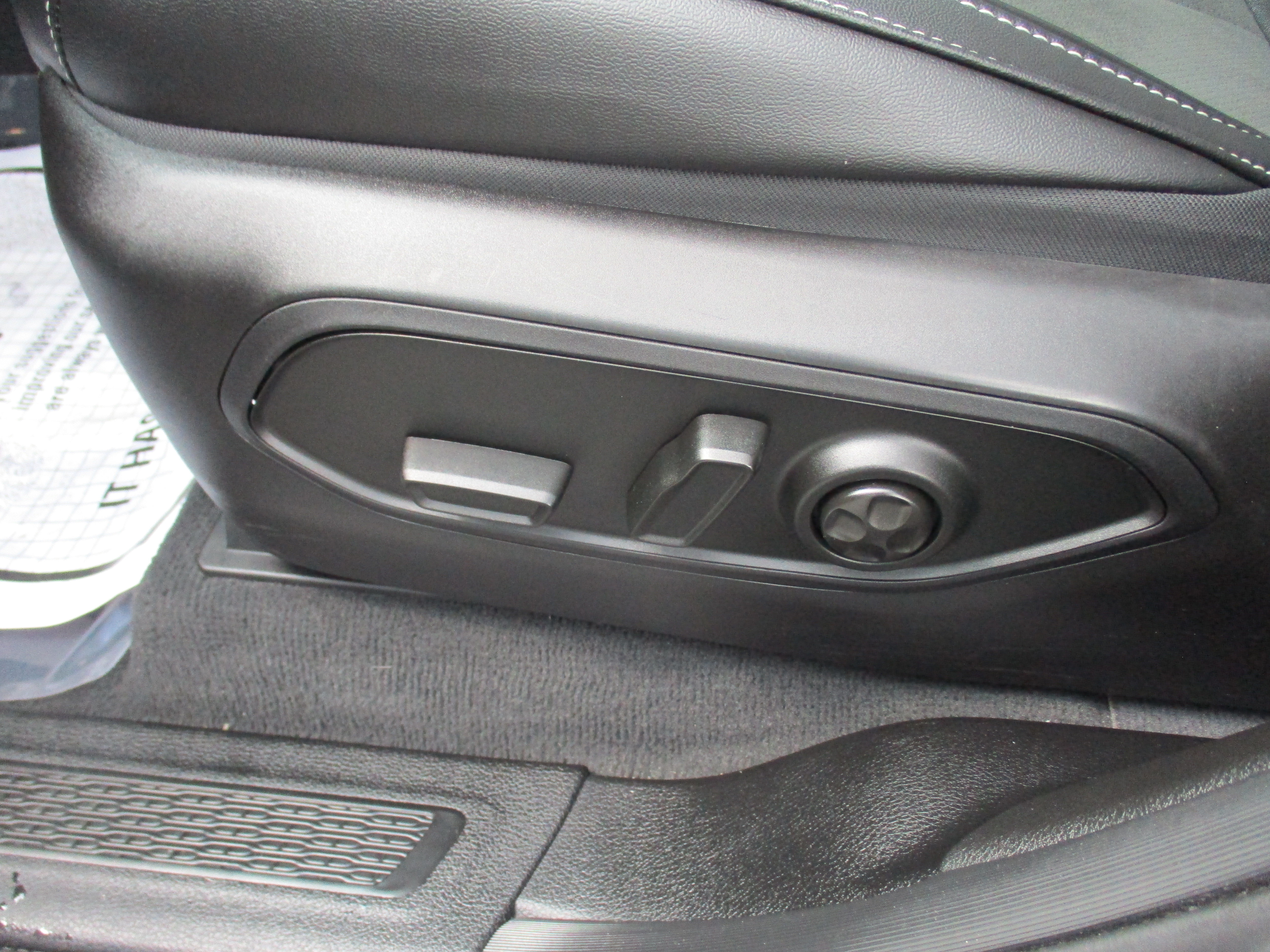 Certified 2023 Jeep Grand Cherokee Altitude AWD/4WD image 15