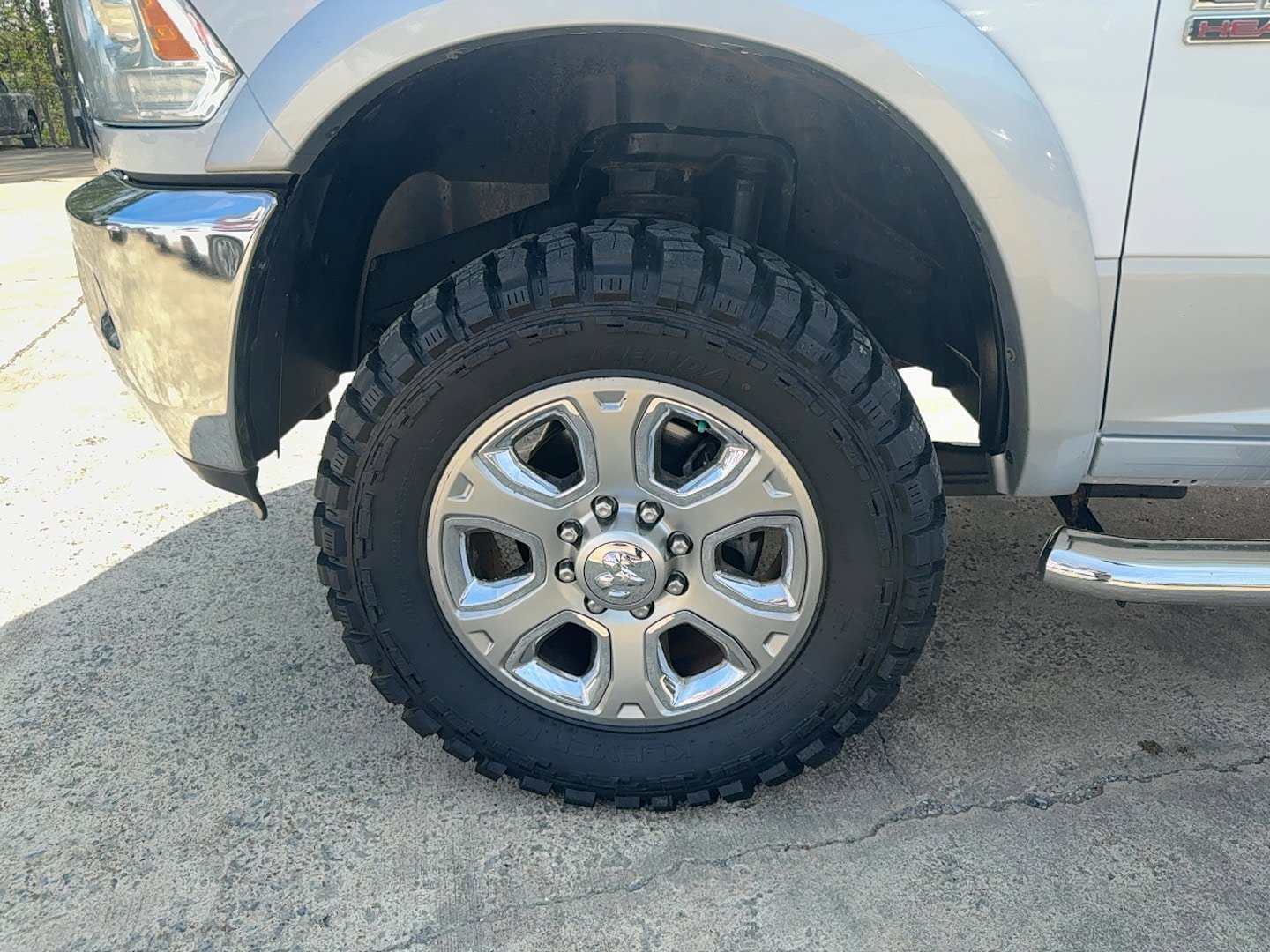 Used 2015 RAM 2500 Laramie w/ Protection Group image 9