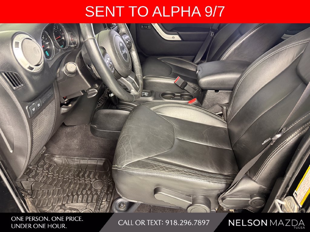 Used 2014 Jeep Wrangler Unlimited Rubicon w/ Connectivity Group AWD/4WD image 16