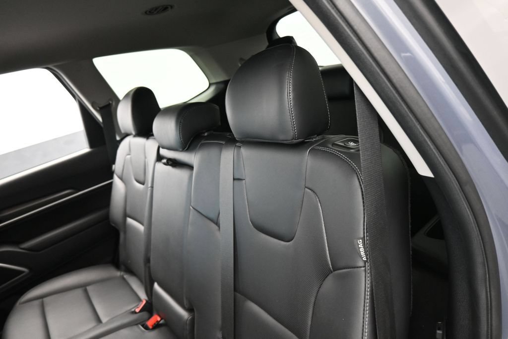 Used 2024 Kia Telluride LX FWD image 32
