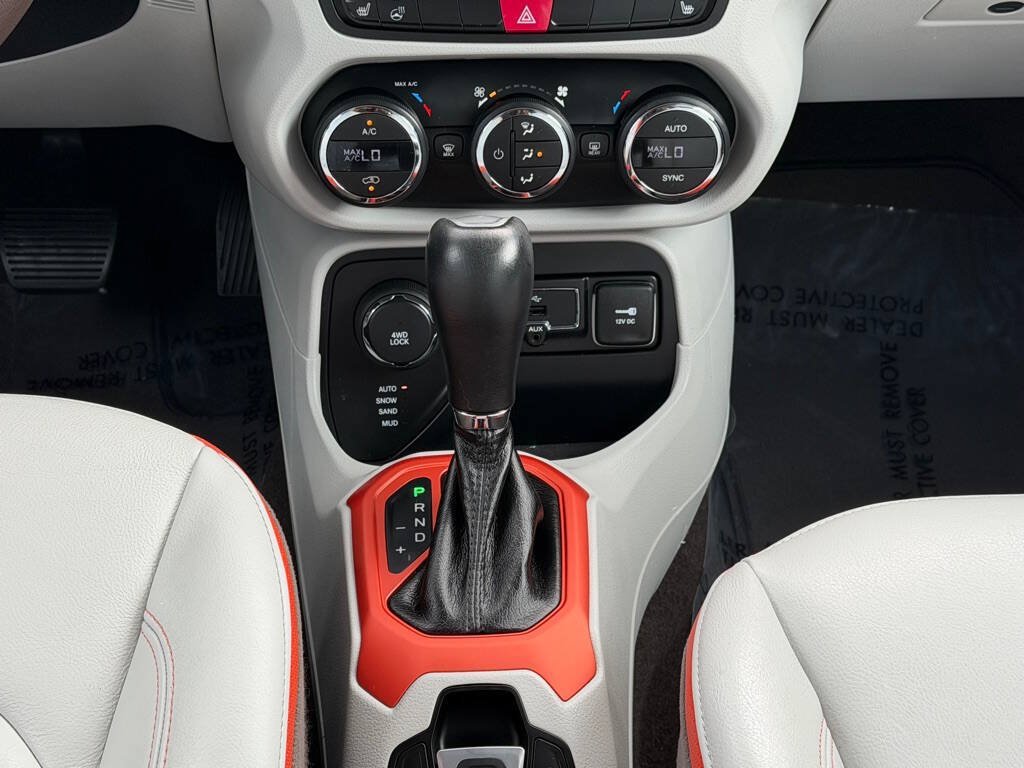 Used 2015 Jeep Renegade Limited AWD/4WD image 14