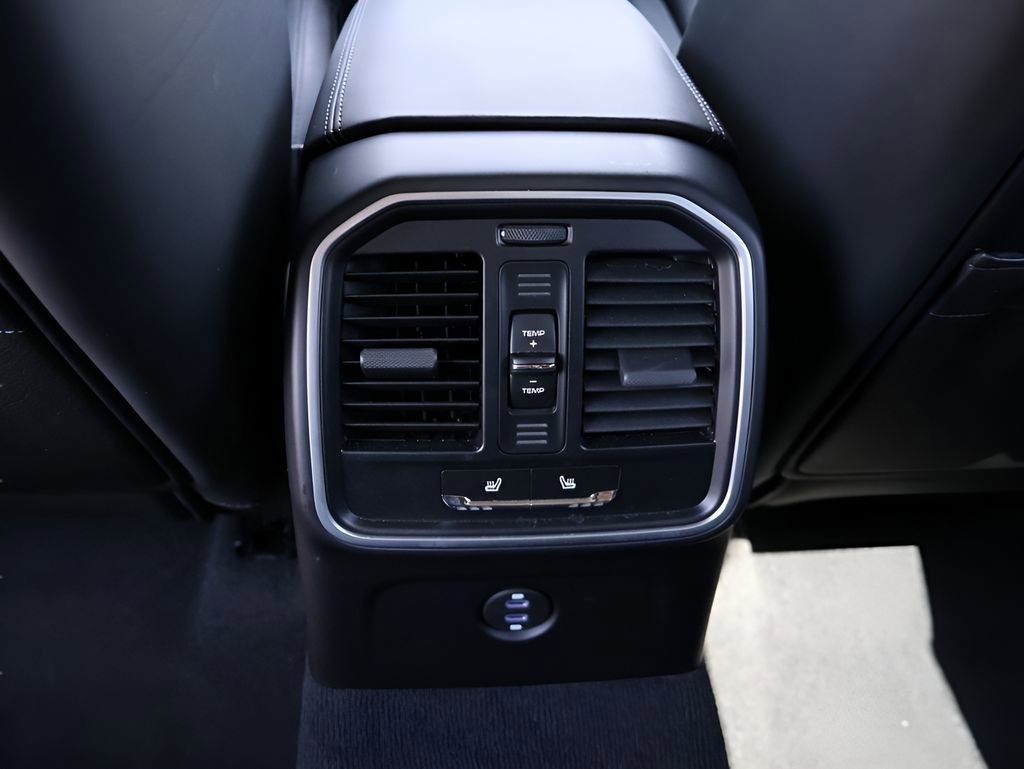 Used 2022 Porsche Macan S image 21