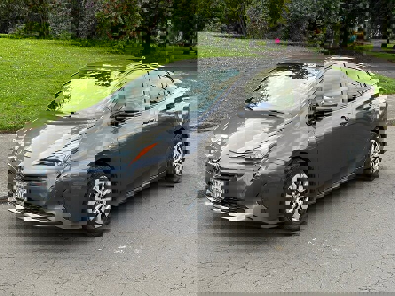 Used 2018 Toyota Prius Two w/ Prius Two Safety Plus Package FWD image 1