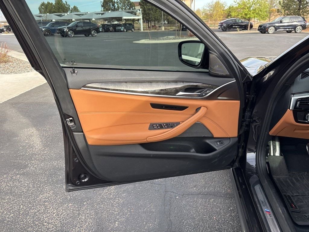 Used 2023 BMW 540i xDrive w/ Executive Package image 9