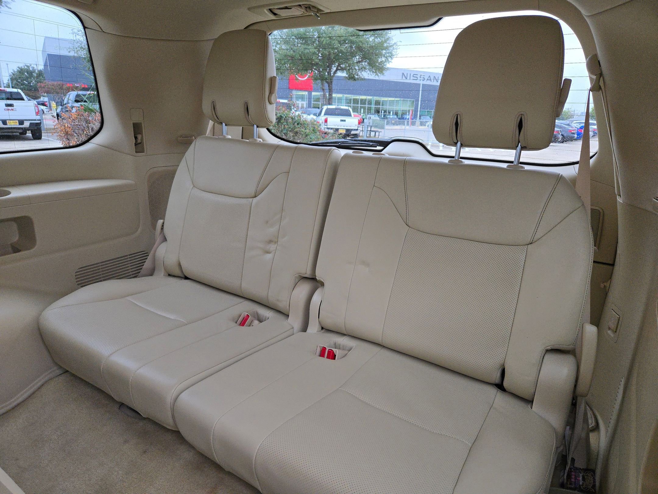 Used 2014 Lexus LX 570 4WD image 26