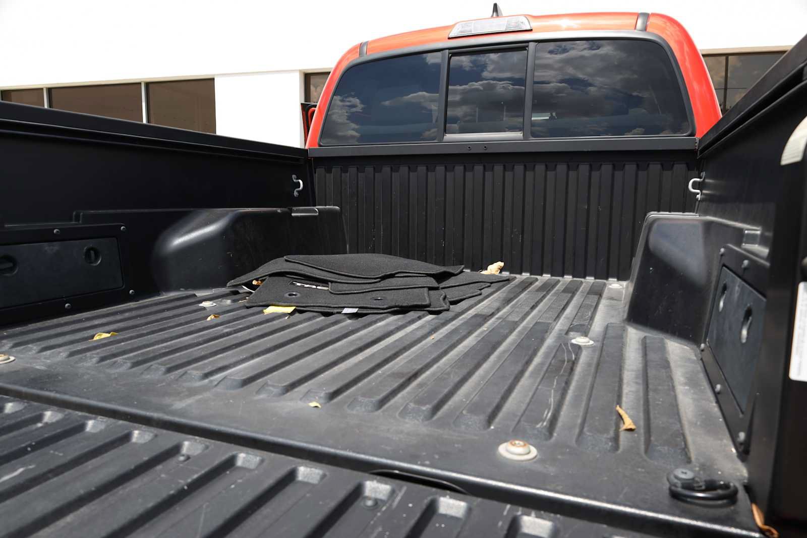Used 2017 Toyota Tacoma SR5 RWD image 53