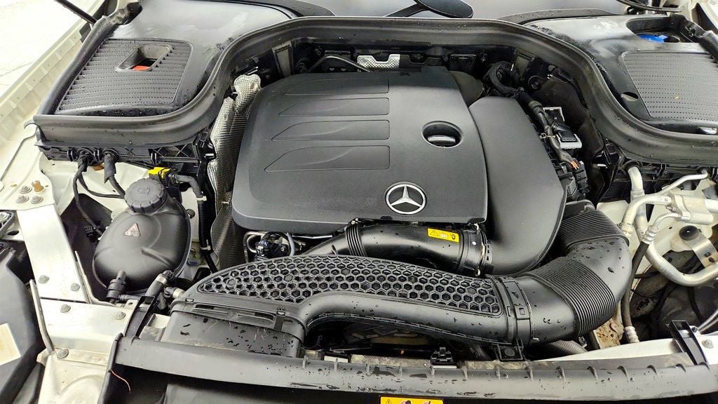 Used 2020 Mercedes-Benz GLC 300 4MATIC image 25