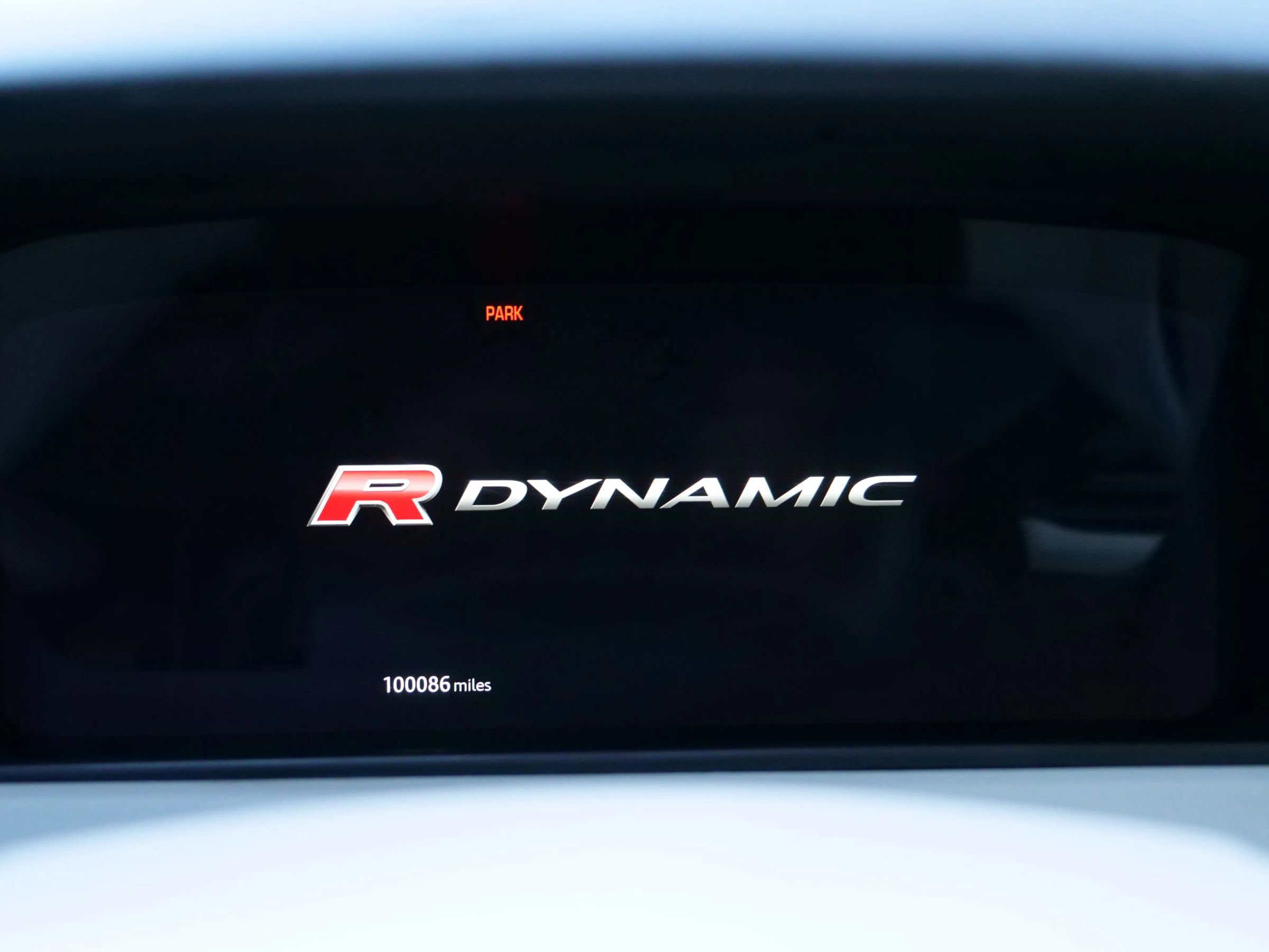 Used 2018 Land Rover Range Rover Velar R-Dynamic HSE image 38