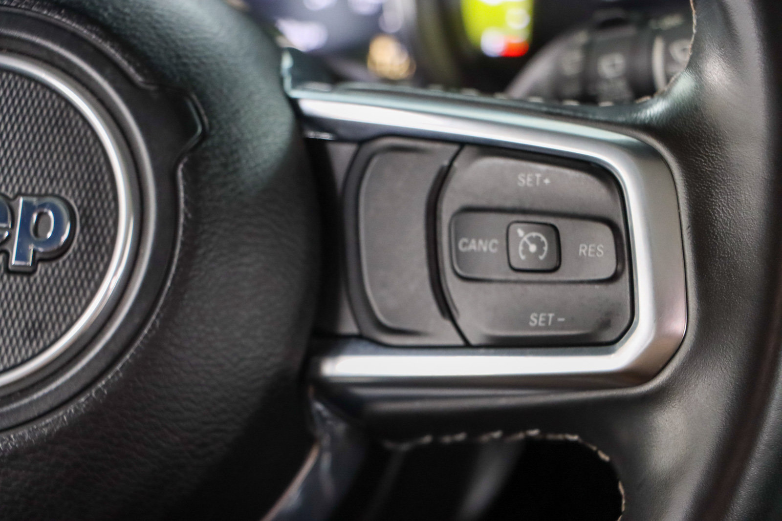 Used 2022 Jeep Wrangler Unlimited Sahara AWD/4WD image 16