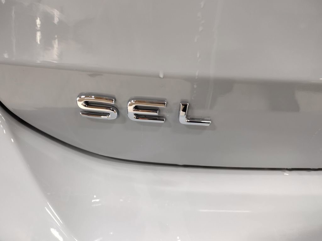 New 2026 Volkswagen Taos SEL image 14