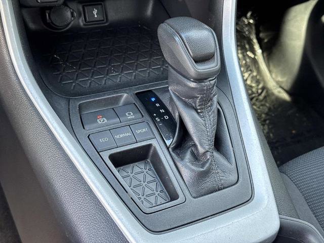Used 2020 Toyota RAV4 LE w/ All Weather Liner Package image 15
