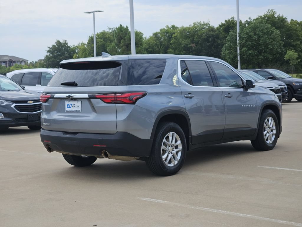 Used 2023 Chevrolet Traverse LS w/ Safety Package FWD image 7