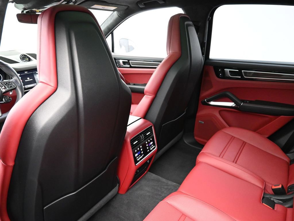 Certified 2022 Porsche Cayenne Turbo S image 11