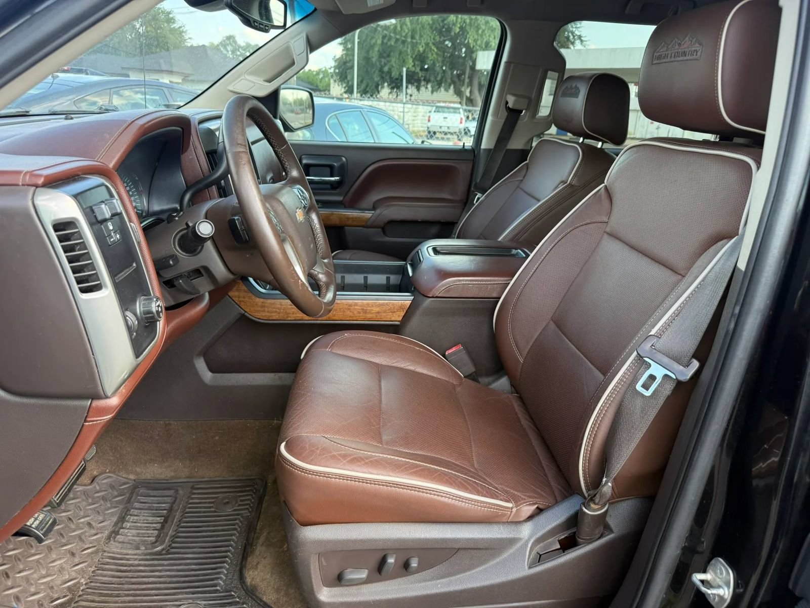 Used 2015 Chevrolet Silverado 1500 High Country w/ High Country Premium Package RWD image 9