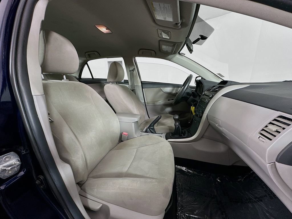 Used 2013 Toyota Corolla L FWD image 25