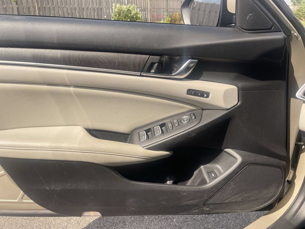 Used 2018 Honda Accord EX-L image 27