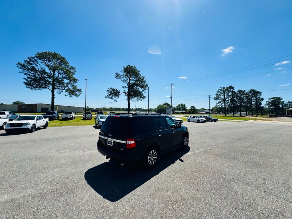 Used 2016 Ford Expedition XLT w/ Equipment Group 202A image 14