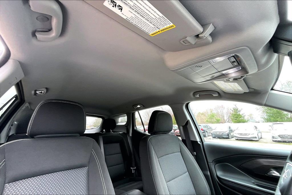 Used 2024 GMC Terrain SLE w/ Driver Convenience Package image 23