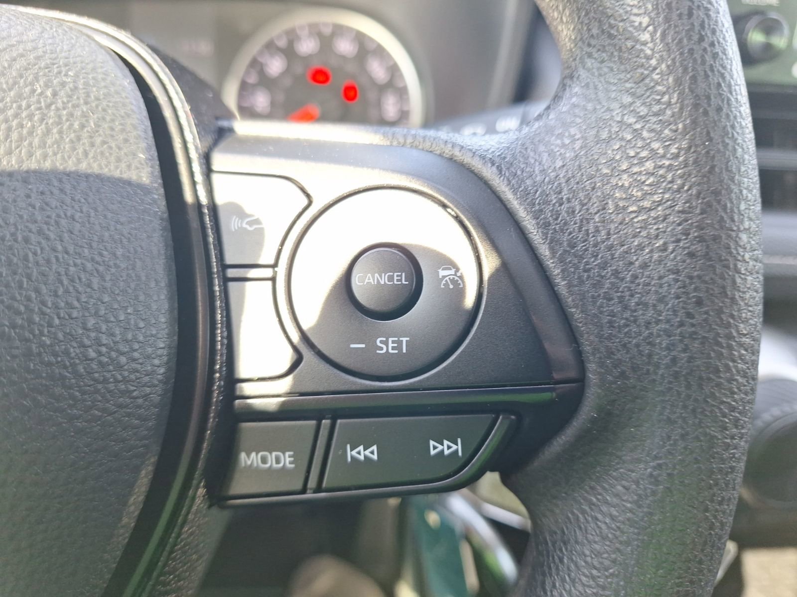 Used 2020 Toyota RAV4 LE image 21