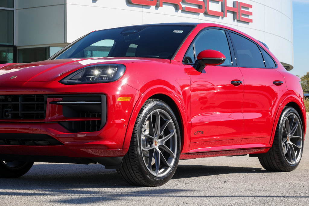 New 2026 Porsche Cayenne GTS AWD/4WD image 7
