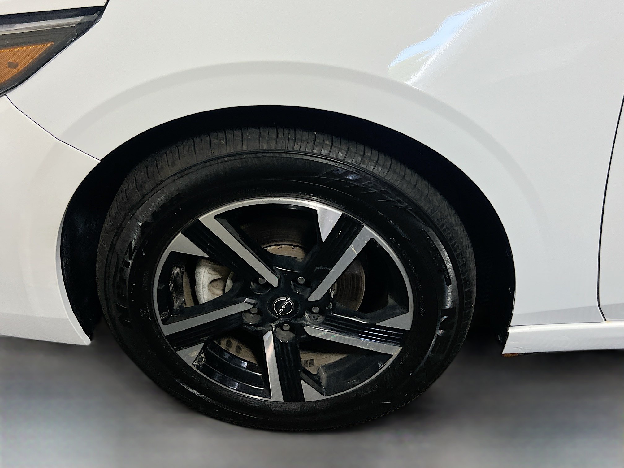Used 2024 Nissan Sentra SV FWD image 14
