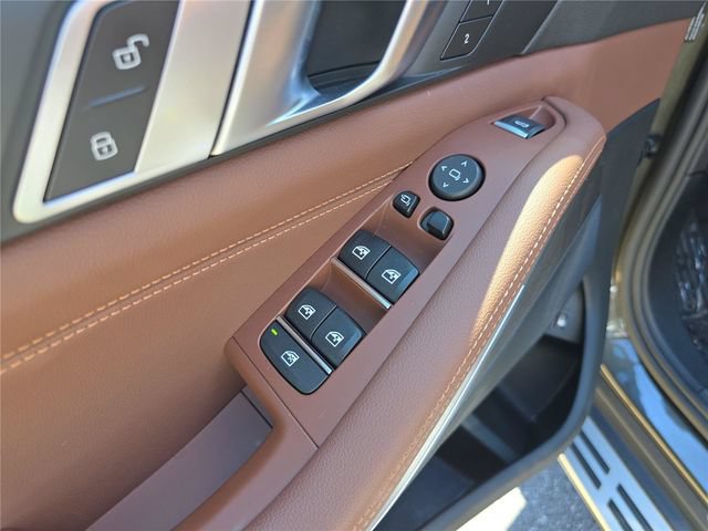 Used 2021 BMW X5 xDrive45e w/ Convenience Package AWD/4WD image 19