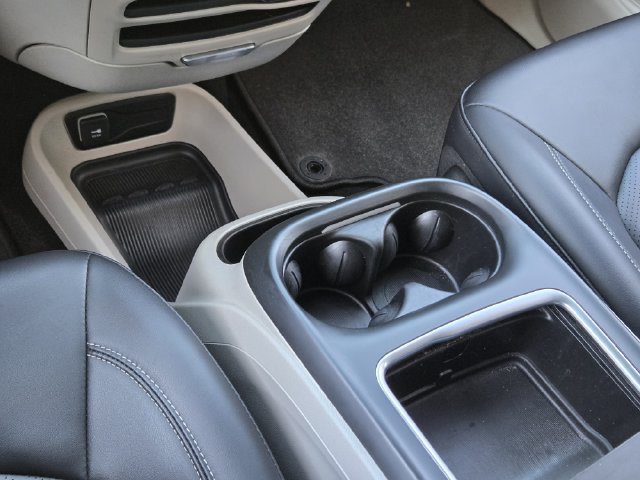 Certified 2024 Chrysler Pacifica Touring-L FWD image 21