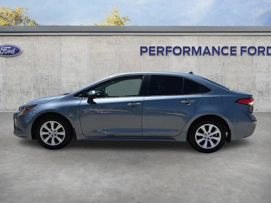 Used 2026 Toyota Corolla LE FWD image 12