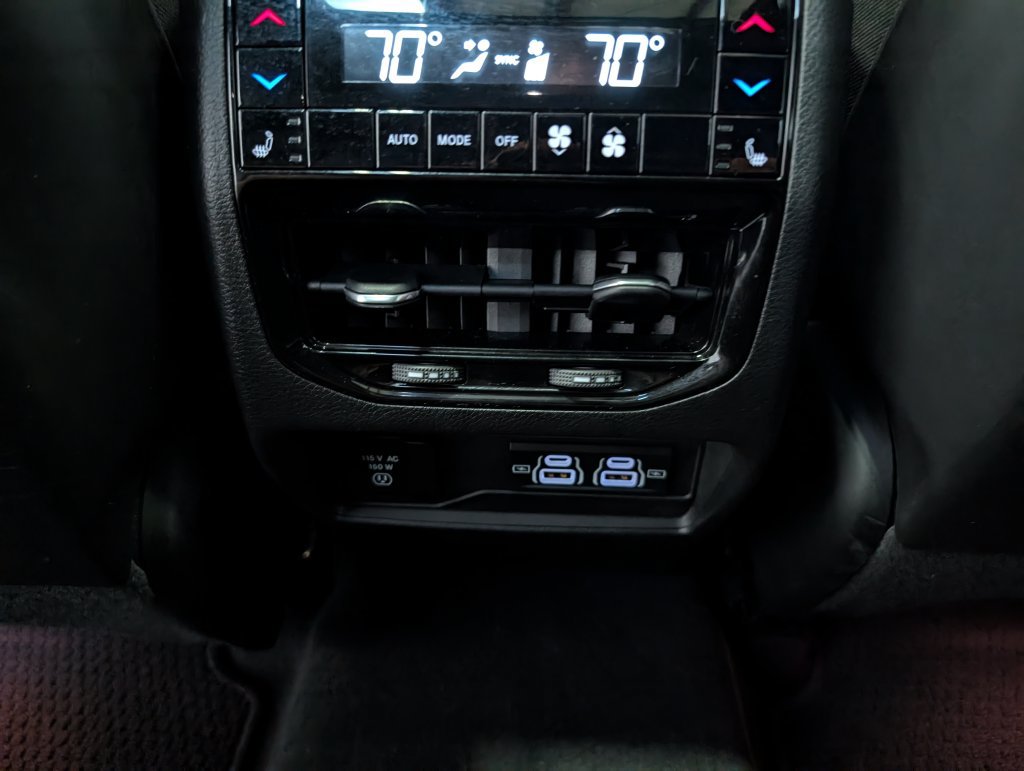Used 2022 Jeep Grand Cherokee Summit AWD/4WD image 11