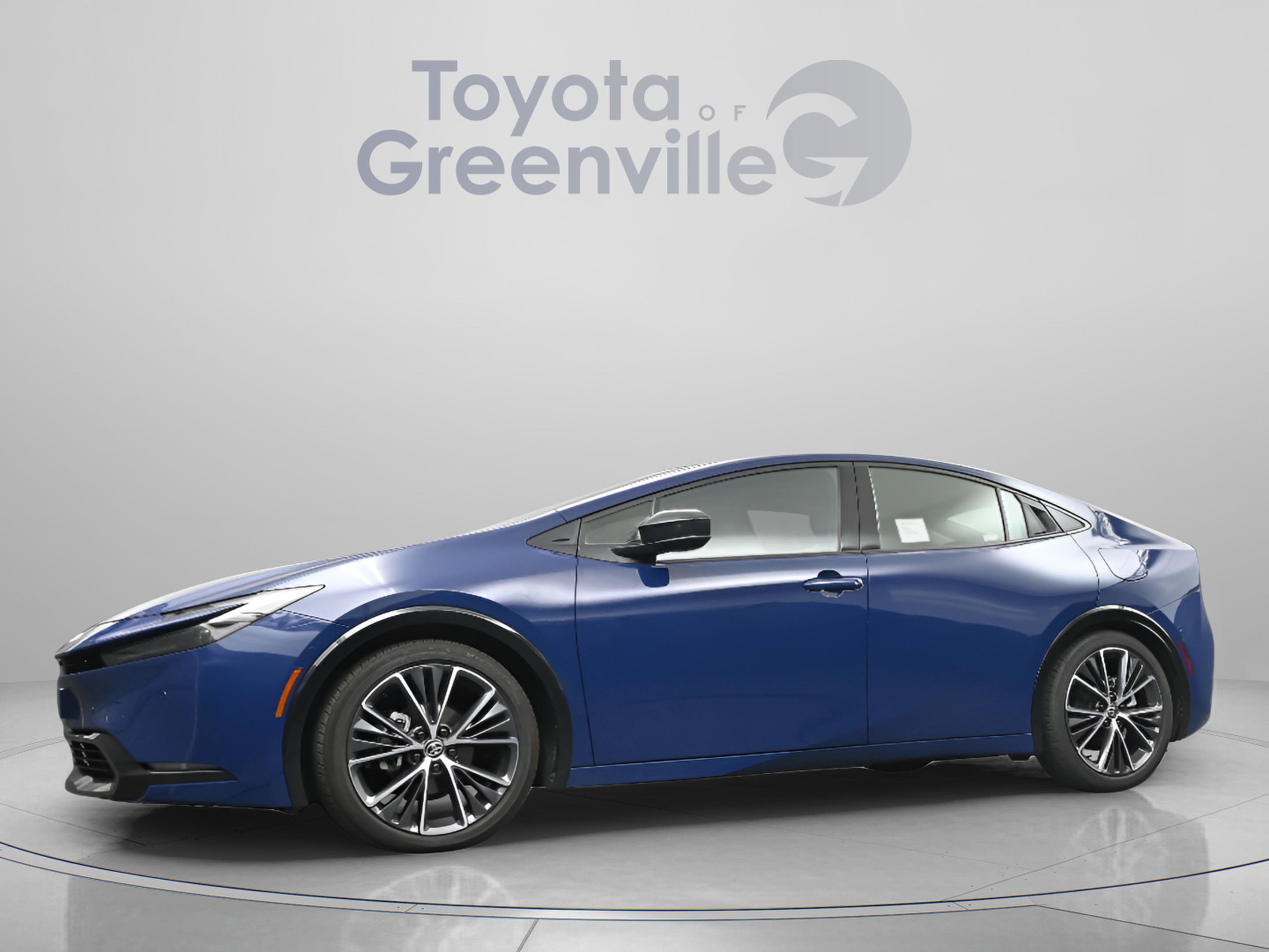 Used 2025 Toyota Prius Limited w/ Limited Premium Package FWD image 2