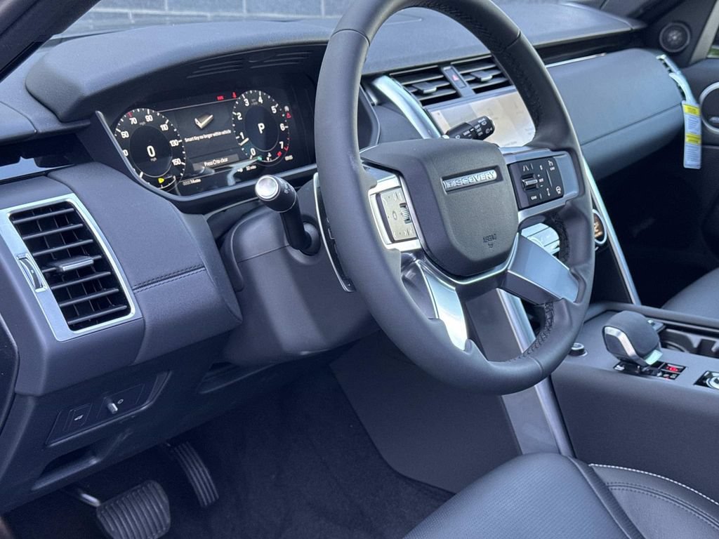 New 2026 Land Rover Discovery S AWD/4WD image 24