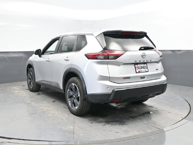 Used 2024 Nissan Rogue SV FWD image 10