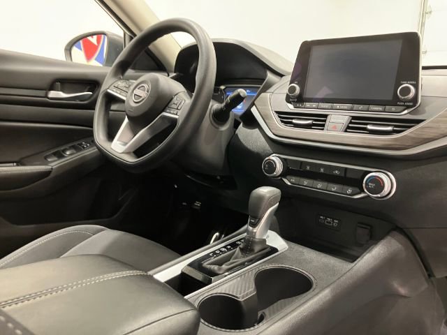 Used 2025 Nissan Altima 2.5 SV FWD image 40