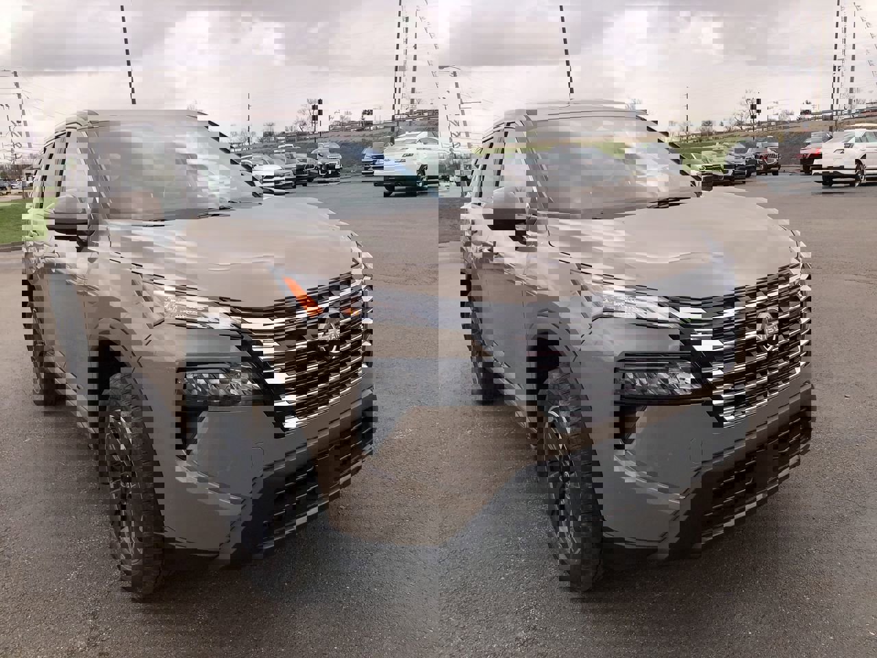 Used 2025 Nissan Rogue SV image 15