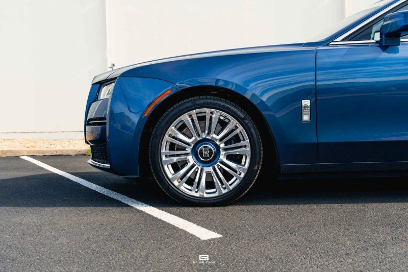 Used 2023 Rolls-Royce Ghost w/ Ghost Package image 3