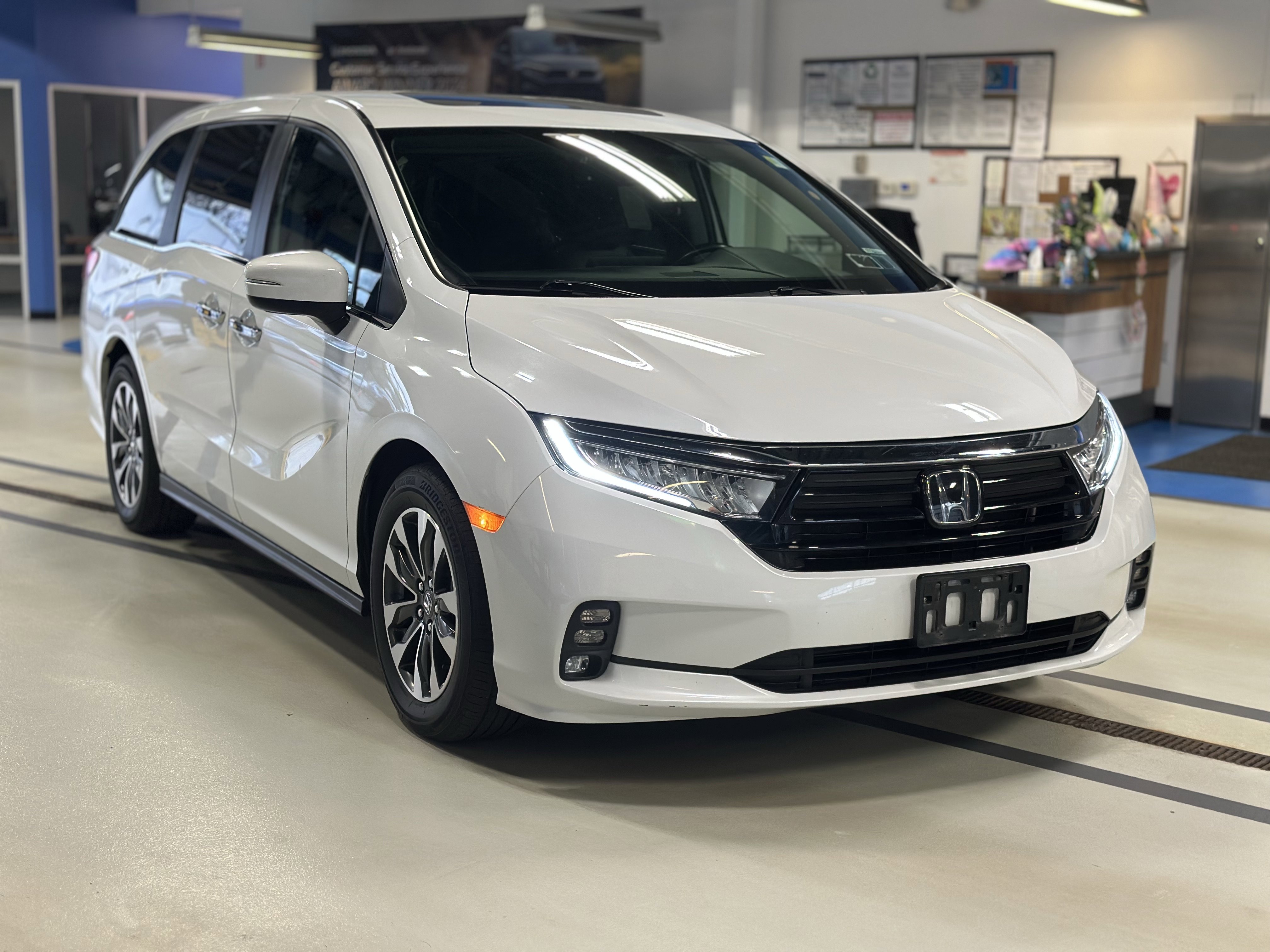 Used 2021 Honda Odyssey EX-L image 3