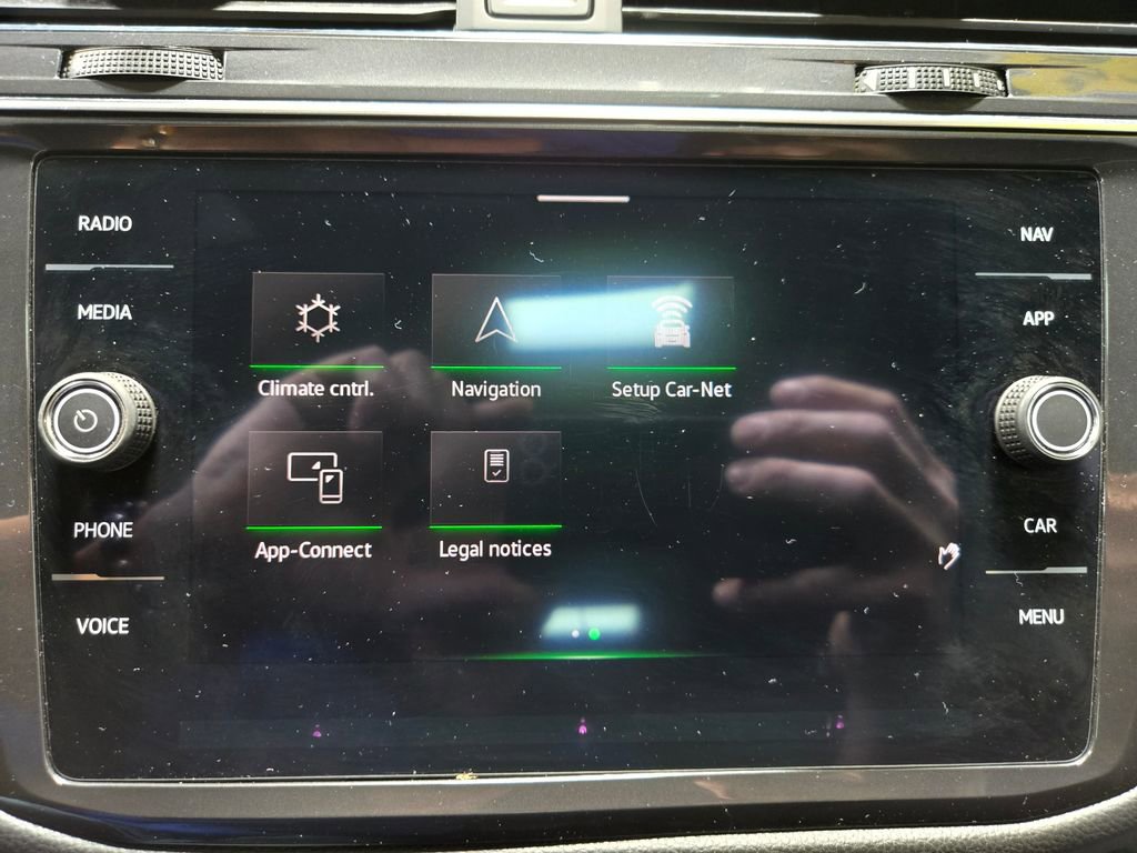 Used 2022 Volkswagen Tiguan SEL R-Line AWD/4WD image 24