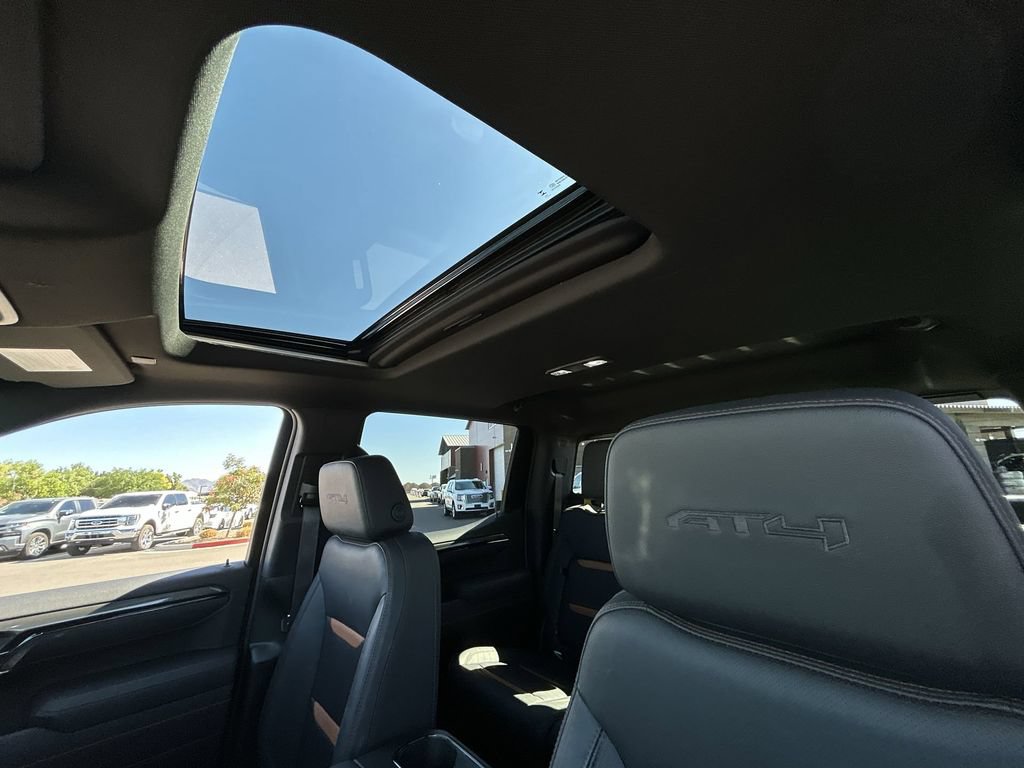 Used 2025 GMC Sierra 1500 AT4 w/ AT4 Premium Package AWD/4WD image 19